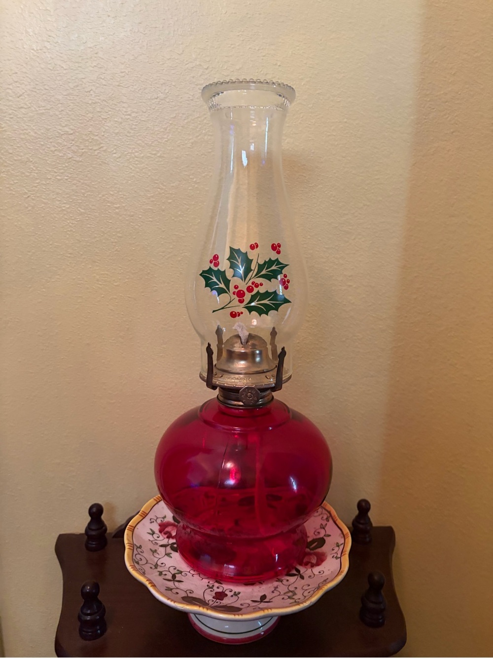 Vintage-Style Red Glass Holiday Oil Lamp - Decorative Home Holiday Accent